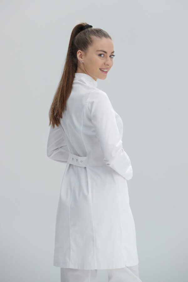 Mantil Lenka